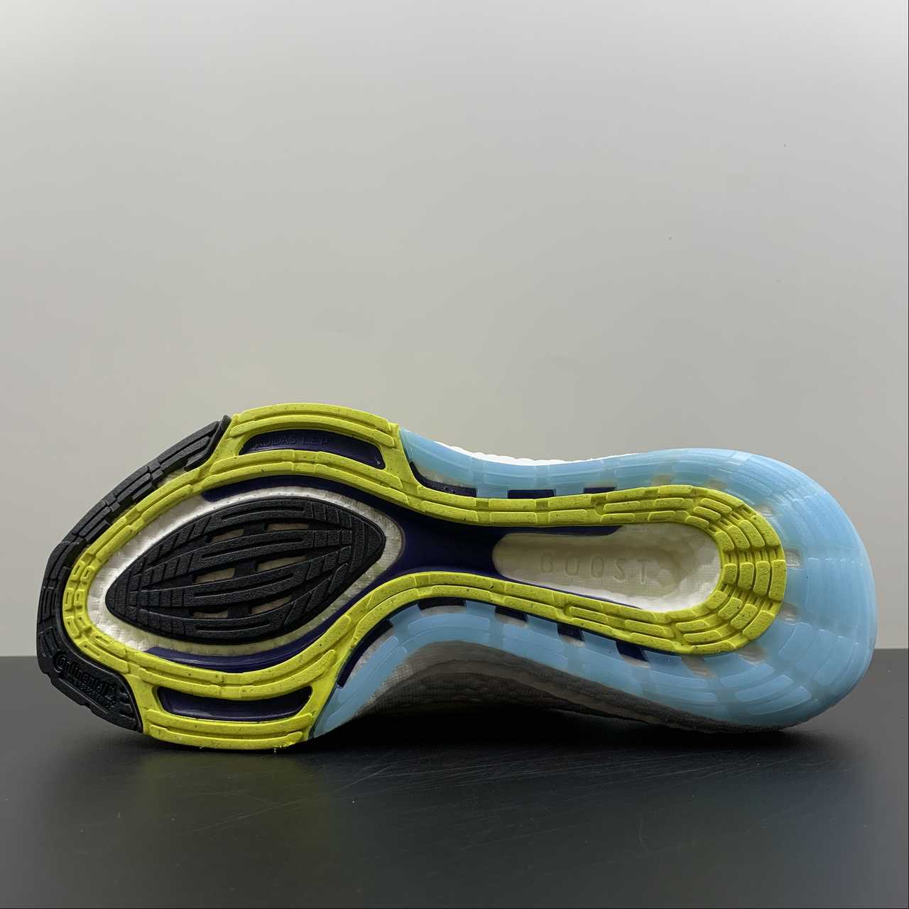 Adidas Ultraboost 22 - Amarelo/Azul