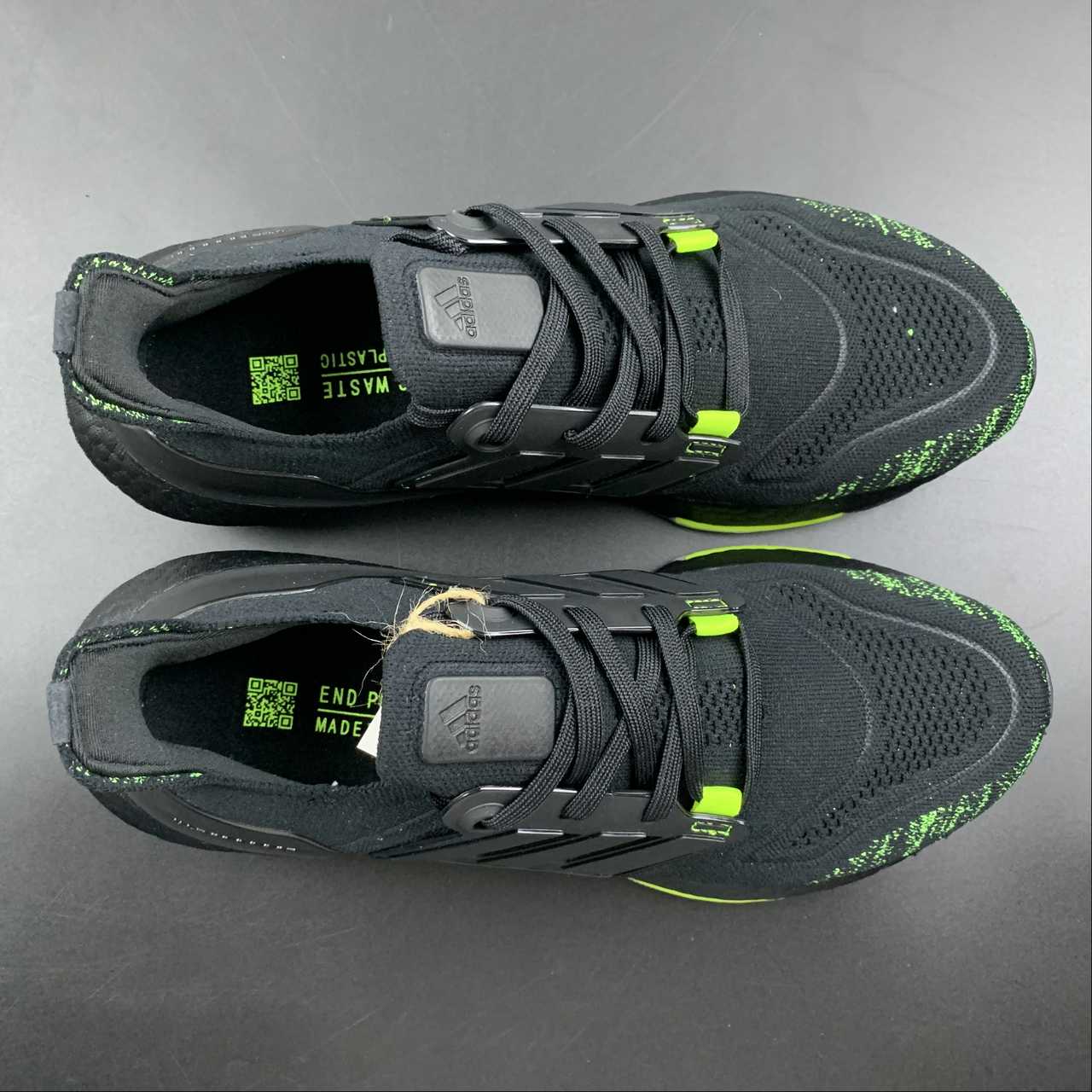 Adidas Ultraboost 22 - Preto/Verde