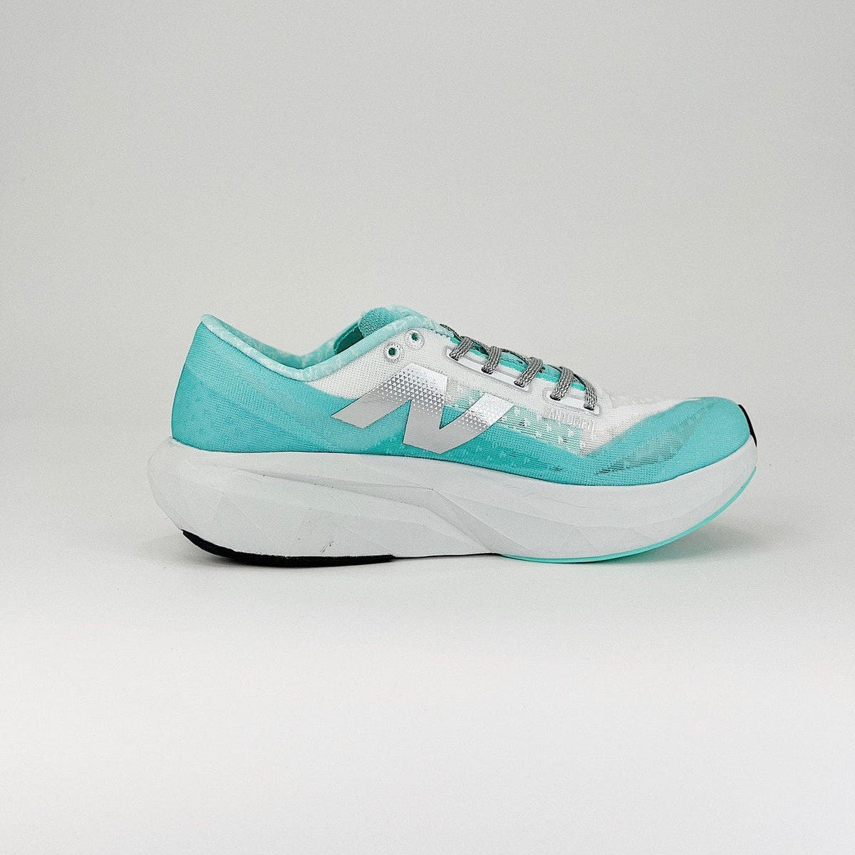 New Balance FuelCell Rebel V4 - Azul Claro