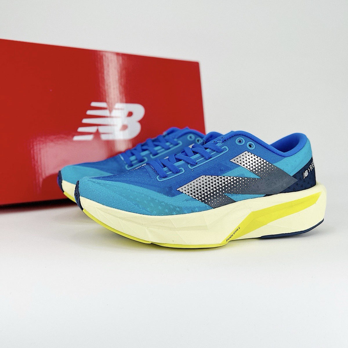 New Balance FuelCell Rebel V4 - Azul/Amarelo